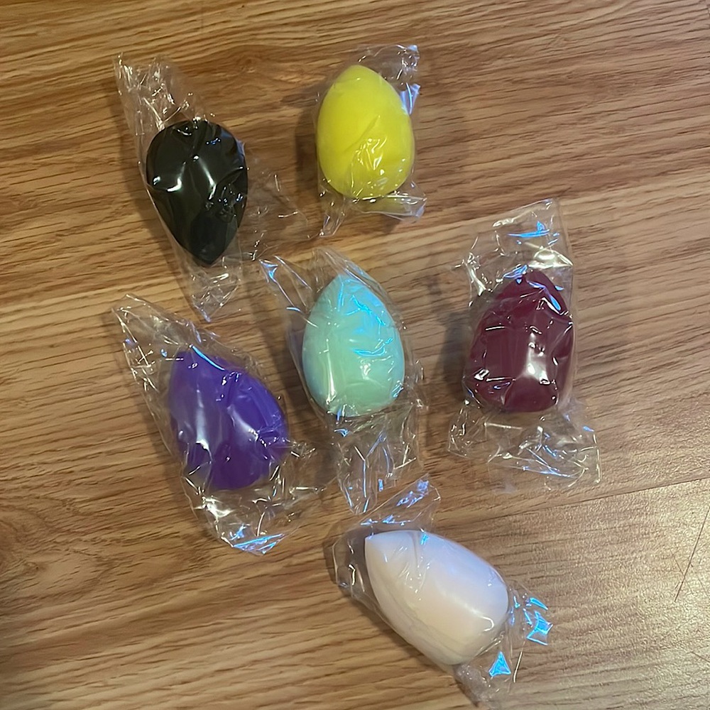 Lot Of 6 Makeup Sponges